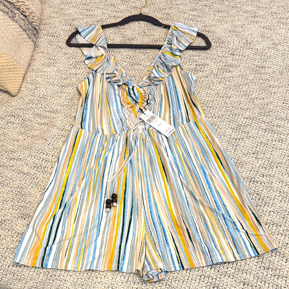 BCBGeneration Striped Ruffle Romper with Pockets – Size M, NWT